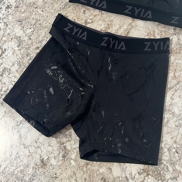 Barely worn set. - Picture 3 of 3